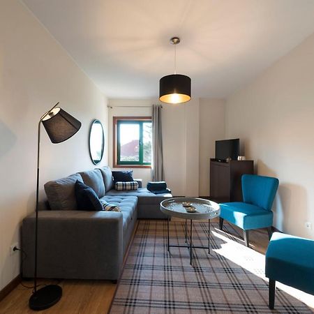 Lovelystay - Homey Feeling Flat W/ Free Parking Porto Bagian luar foto