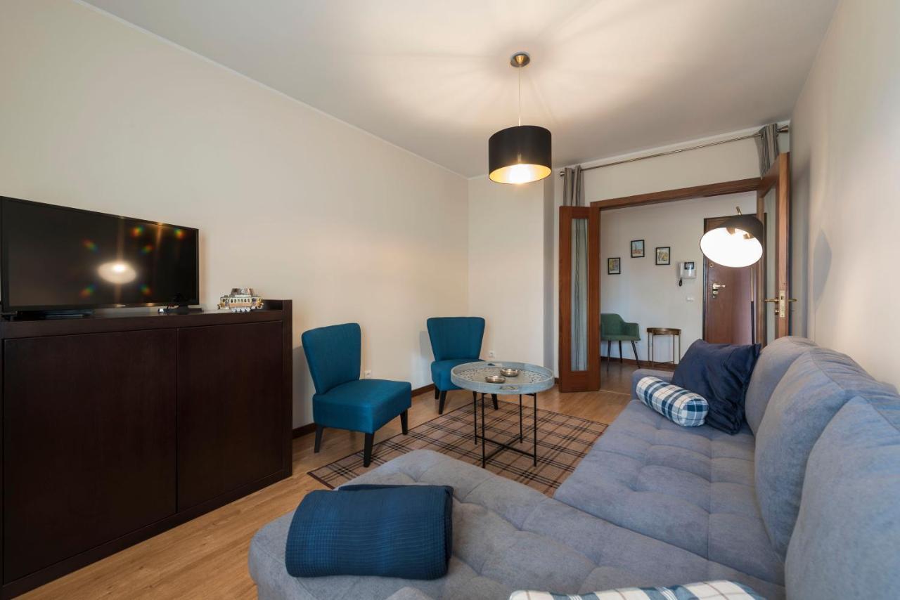 Lovelystay - Homey Feeling Flat W/ Free Parking Porto Bagian luar foto