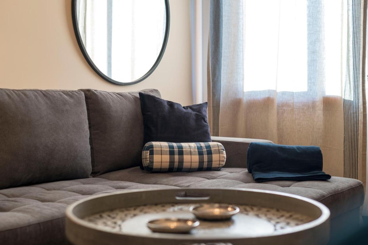 Lovelystay - Homey Feeling Flat W/ Free Parking Porto Bagian luar foto