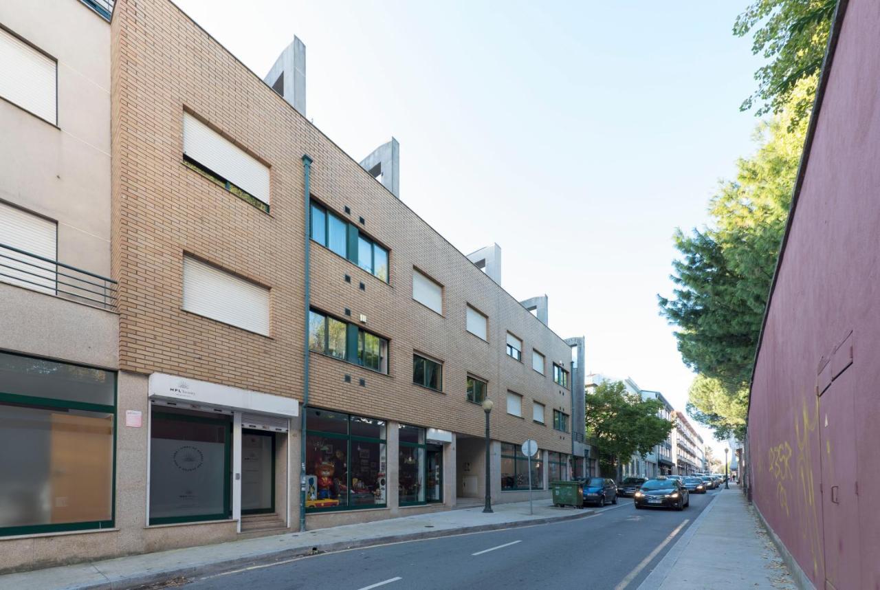 Lovelystay - Homey Feeling Flat W/ Free Parking Porto Bagian luar foto