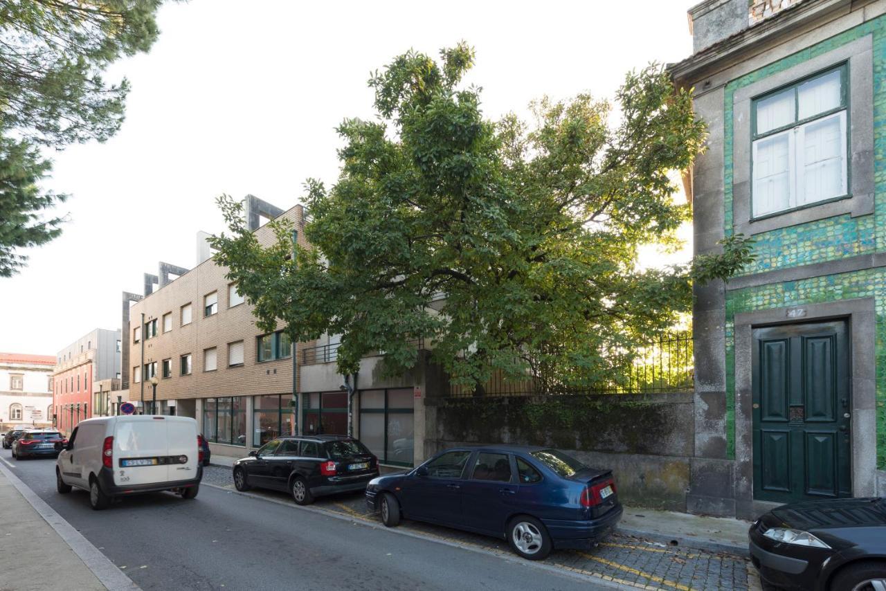 Lovelystay - Homey Feeling Flat W/ Free Parking Porto Bagian luar foto